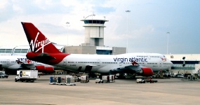 London Airport - 747 - 400 Series